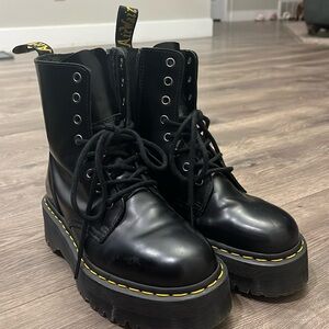 Dr. Marten Jadon Platform